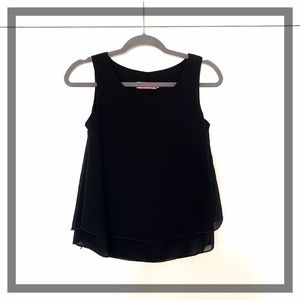 SLEEVELESS TOP IN AIRY CHIFFON ROUND NECK LINED